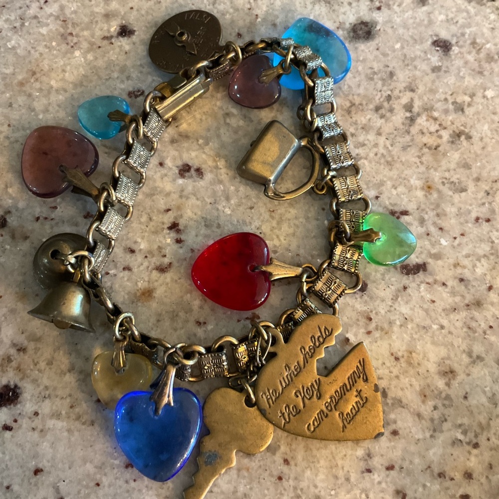 Bracelets (12) - Picture 9 of 10